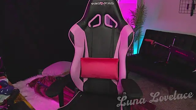 Snapshot of luna_love_lace chatting on 02/15/25, 10:52 luna love lace online show from 02/15/25, 10:52