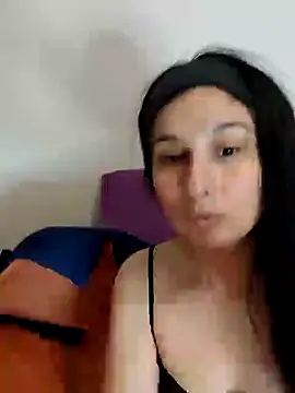 Snapshot of Bigyummmzul chatting on 01/02/25, 08:39 Bigyummmzul online show from 01/02/25, 08:39