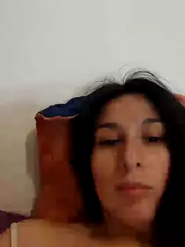 Snapshot of Bigyummmzul chatting on 01/01/25, 05:43 Bigyummmzul online show from 01/01/25, 05:43