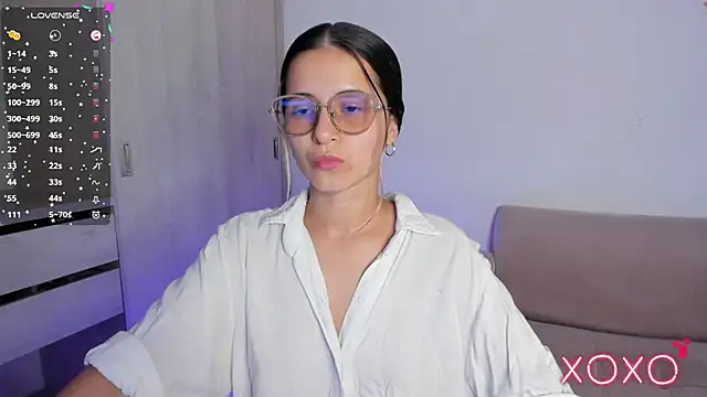 Lilacutte  online show from 03/06/26, 08:26