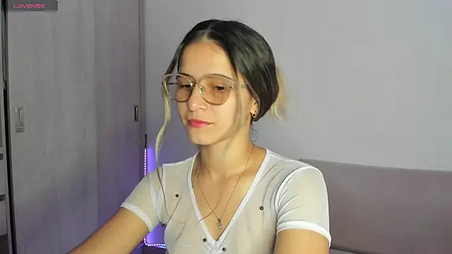 Lilacutte  online show from 09/10/25, 07:18