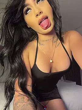 Snapshot of SOPHICARTERS chatting on 01/07/26, 11:26 SOPHICARTERS online show from 01/07/26, 11:26