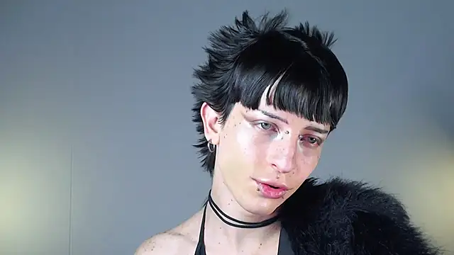 Snapshot of succubot chatting on 11/28/25, 11:10 succubot online show from 11/28/25, 11:10