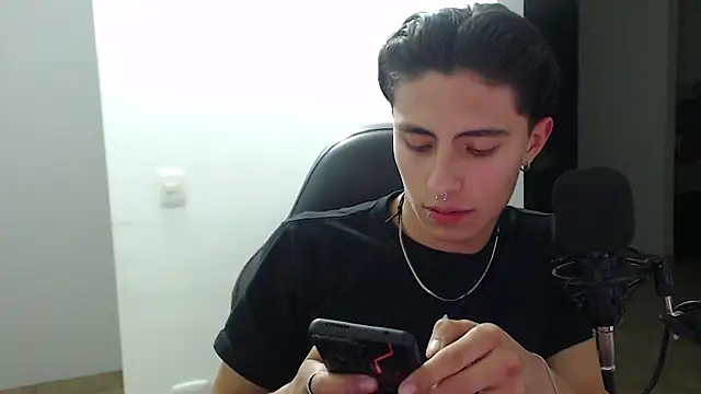Snapshot of jay_dimarco2 chatting on 09/10/25, 02:21 jay dimarco2 online show from 09/10/25, 02:21