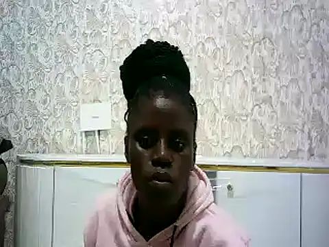 Snapshot of hottgirlval chatting on 12/13/24, 07:32 hottgirlval online show from 12/13/24, 07:32