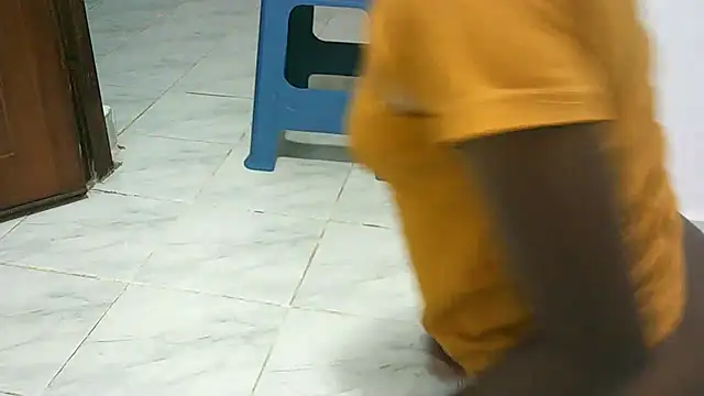 Snapshot of hottgirlval chatting on 09/10/25, 10:47 hottgirlval online show from 09/10/25, 10:47