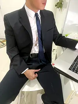 harrylouis1357 online show from 09/09/25, 10:57