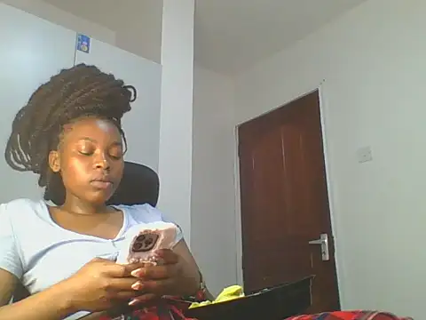 Snapshot of _Becky002 chatting on 05/03/26, 07:13 Becky002 online show from 05/03/26, 07:13