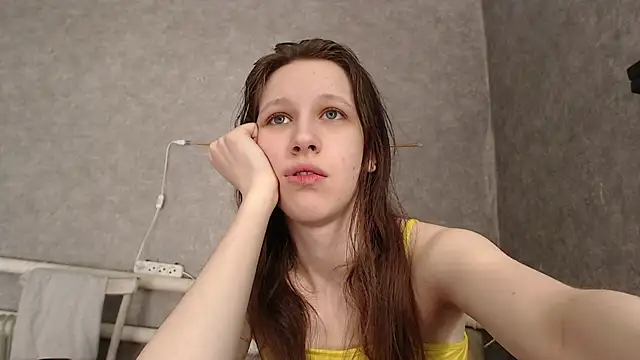 Snapshot of ur_kitty__ chatting on 05/28/26, 11:27 ur kitty online show from 05/28/26, 11:27