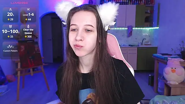 ur kitty   online show from 04/12/26, 01:03