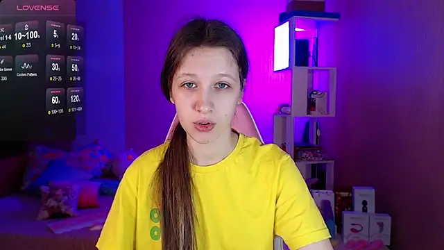 ur kitty   online show from 12/16/24, 01:32