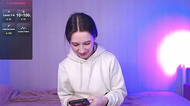 ur kitty   online show from 12/14/25, 09:04