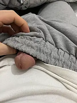 Snapshot of Alexx_x34 chatting on 01/20/25, 10:37 Alexx x34 online show from 01/20/25, 10:37