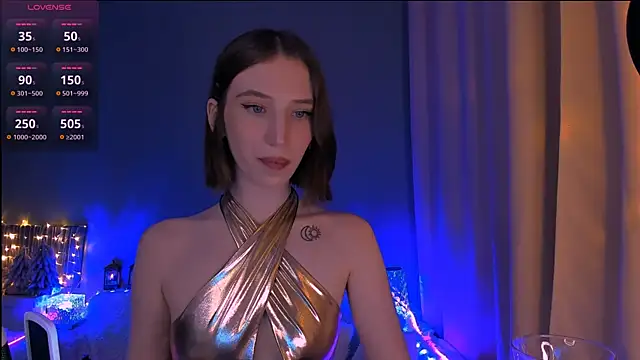 Snapshot of ellaamber chatting on 12/30/24, 01:26 ellaamber online show from 12/30/24, 01:26