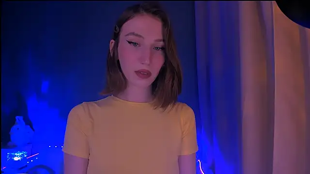 Snapshot of ellaamber chatting on 09/10/25, 11:48 ellaamber online show from 09/10/25, 11:48