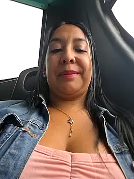 Snapshot of Bella_keny chatting on 03/04/25, 07:43 Bella keny online show from 03/04/25, 07:43