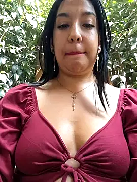 Snapshot of Bella_keny chatting on 02/28/25, 07:03 Bella keny online show from 02/28/25, 07:03