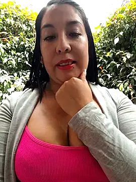 Bella keny online show from 11/18/25, 07:06