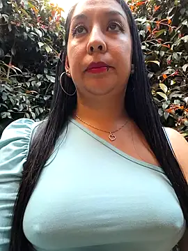 Snapshot of Bella_keny chatting on 04/30/26, 07:54 Bella keny online show from 04/30/26, 07:54