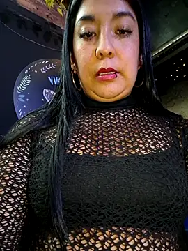 Snapshot of Bella_keny chatting on 09/19/25, 07:40 Bella keny online show from 09/19/25, 07:40