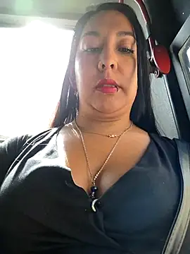 Snapshot of Bella_keny chatting on 06/12/26, 02:04 Bella keny online show from 06/12/26, 02:04