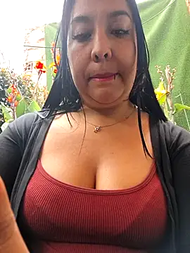 Snapshot of Bella_keny chatting on 05/19/26, 06:37 Bella keny online show from 05/19/26, 06:37