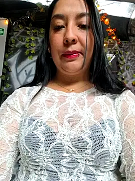 Snapshot of Bella_keny chatting on 06/24/26, 02:59 Bella keny online show from 06/24/26, 02:59