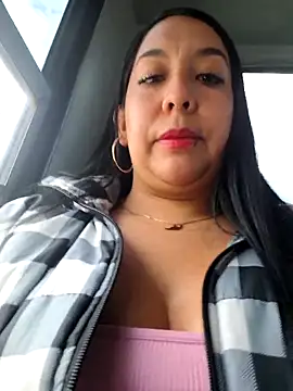 Snapshot of Bella_keny chatting on 05/06/26, 02:21 Bella keny online show from 05/06/26, 02:21