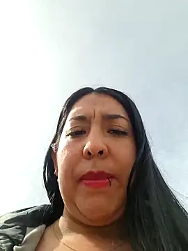 Snapshot of Bella_keny chatting on 05/25/26, 02:05 Bella keny online show from 05/25/26, 02:05
