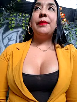 Bella keny online show from 12/05/25, 07:23