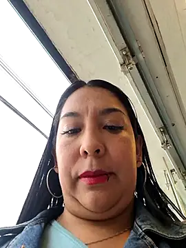 Snapshot of Bella_keny chatting on 05/30/26, 03:17 Bella keny online show from 05/30/26, 03:17