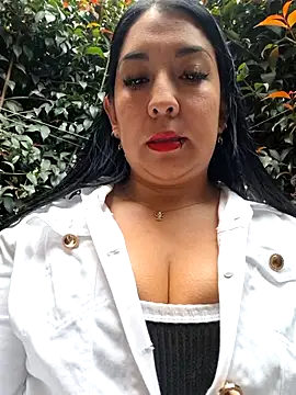 Snapshot of Bella_keny chatting on 09/11/25, 07:14 Bella keny online show from 09/11/25, 07:14