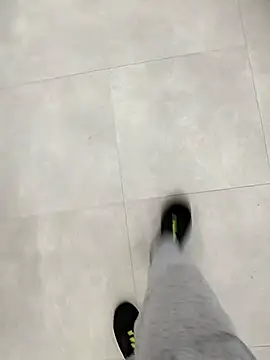 A man in public online show from 11/05/25, 03:04