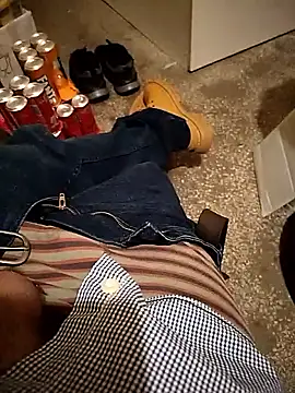 A man in public online show from 12/05/25, 08:17