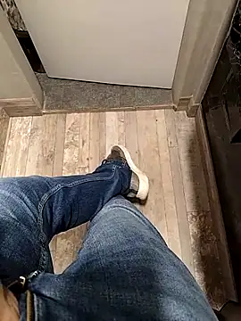 A man in public online show from 11/21/25, 09:03