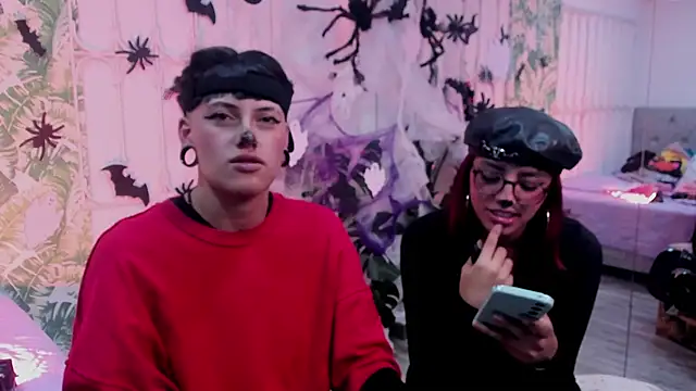 cute hollywood online show from 10/31/25, 05:42