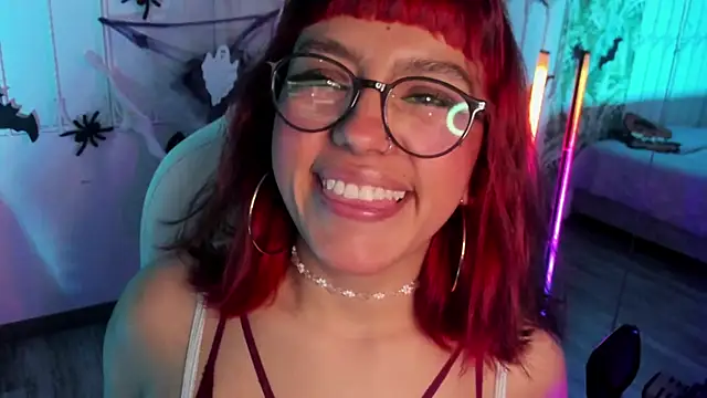 cute hollywood online show from 11/02/25, 05:51