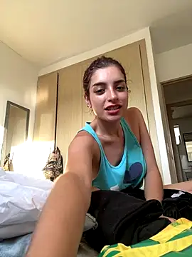 Snapshot of dakota_le chatting on 12/19/25, 09:39 dakota le online show from 12/19/25, 09:39