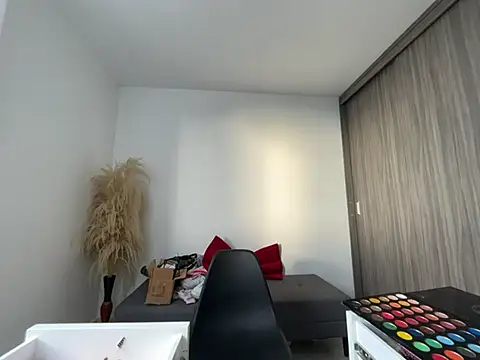 dakota le online show from 06/19/26, 10:04