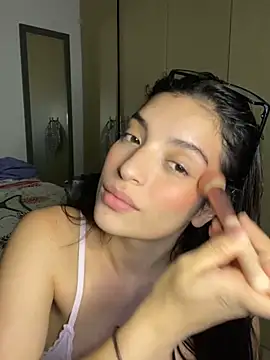 Snapshot of dakota_le chatting on 01/18/25, 12:24 dakota le online show from 01/18/25, 12:24