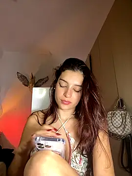 Snapshot of dakota_le chatting on 10/08/25, 01:51 dakota le online show from 10/08/25, 01:51