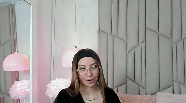 Snapshot of AudreyElla chatting on 01/16/25, 06:35 AudreyElla online show from 01/16/25, 06:35