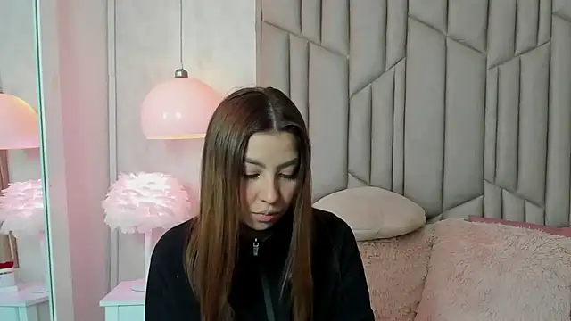 Snapshot of AudreyElla chatting on 01/25/25, 07:18 AudreyElla online show from 01/25/25, 07:18