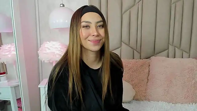 Snapshot of AudreyElla chatting on 01/16/25, 06:37 AudreyElla online show from 01/16/25, 06:37