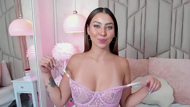Snapshot of AudreyElla chatting on 02/26/25, 04:30 AudreyElla online show from 02/26/25, 04:30