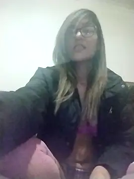 Snapshot of karmicQueen669 chatting on 05/14/26, 05:32 karmicQueen669 online show from 05/14/26, 05:32