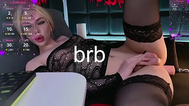 Snapshot of DanielPaige_ chatting on 12/14/25, 11:38 DanielPaige online show from 12/14/25, 11:38