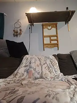 Genevieve143 online show from 10/25/25, 07:40