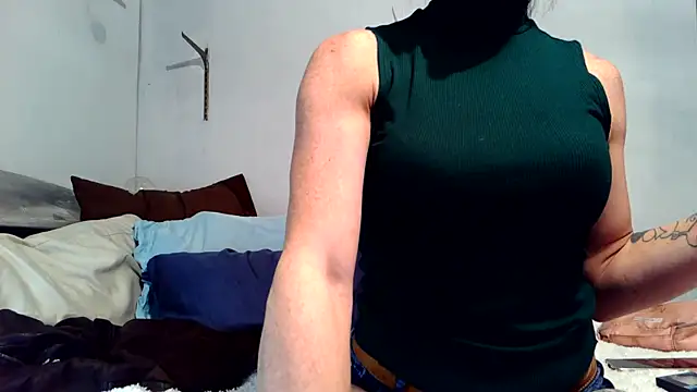 Genevieve143 online show from 11/27/25, 05:30