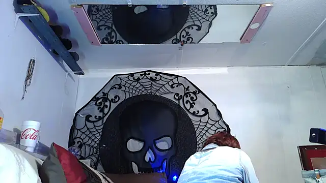 Genevieve143 online show from 10/29/25, 08:57